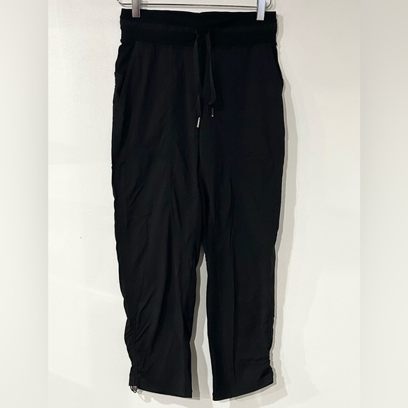 Lululemon Dance Studio Crop II *Unlined 25" in Black 4 - Picture 1 of 8